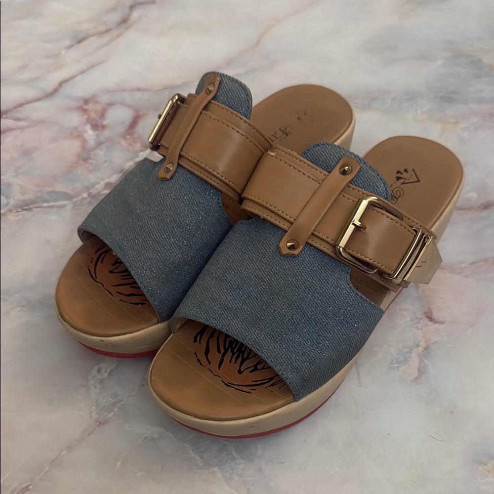 Stylish Blue and Tan Slide Sandals